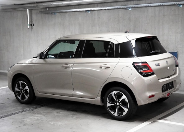 Vehicle image 6 Vehicle image 6