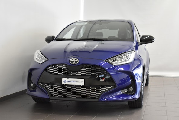 First vehicle image