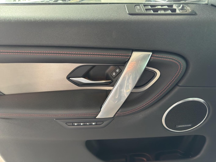 Vehicle image LAND ROVER DISCOVERY SPORT