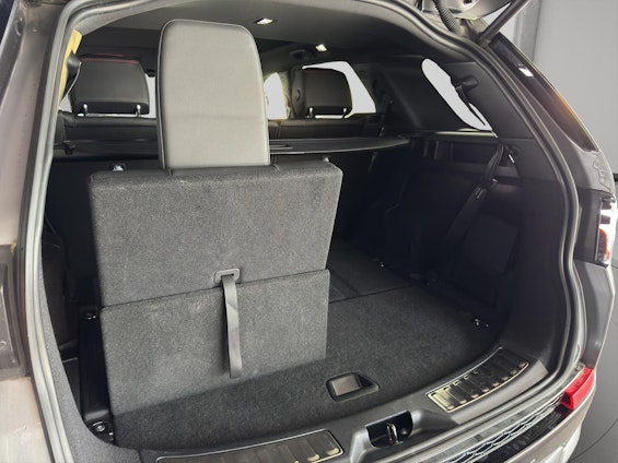 Vehicle image 16 Vehicle image 16