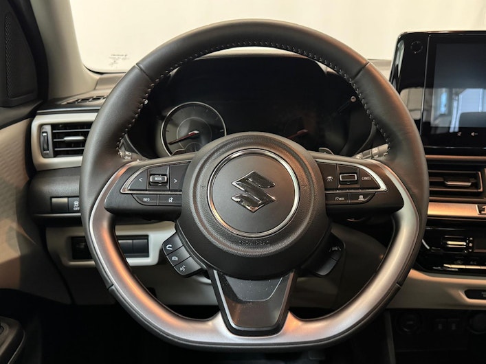 Vehicle image SUZUKI SWIFT