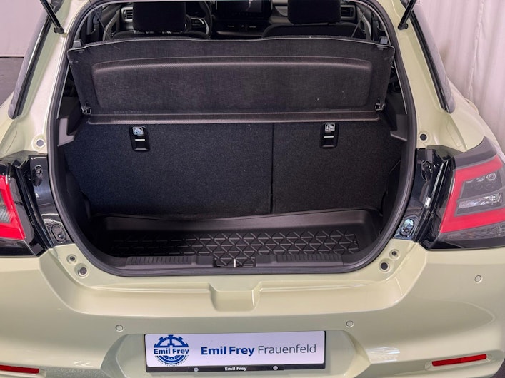 Vehicle image SUZUKI SWIFT