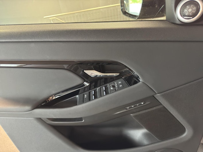 Vehicle image LAND ROVER RANGE ROVER EVOQUE