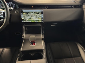 Vehicle image LAND ROVER Range Rover Evoque 2.0 T 250 Dynamic SE mit Anhängerkupplung