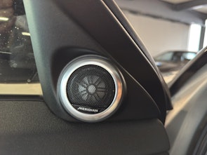 Vehicle image LAND ROVER Range Rover Evoque 2.0 T 250 Dynamic SE mit Anhängerkupplung