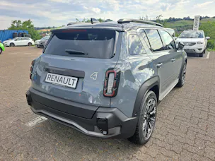 Renault R4 E-TECH ELECTRIC iconic 150PS Comfort Range
