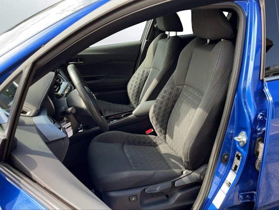 Vehicle image 7