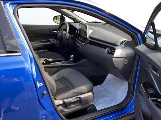 Vehicle image 11