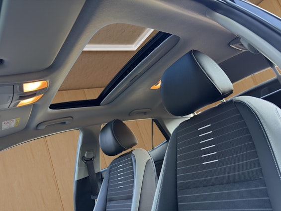 Vehicle image 15 Vehicle image 15