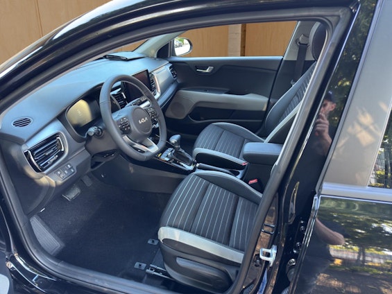 Vehicle image 6 Vehicle image 6