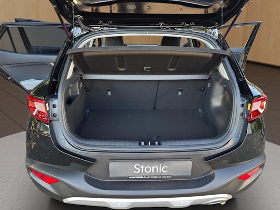 Vehicle image 13 Vehicle image 13