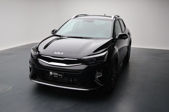 First vehicle image