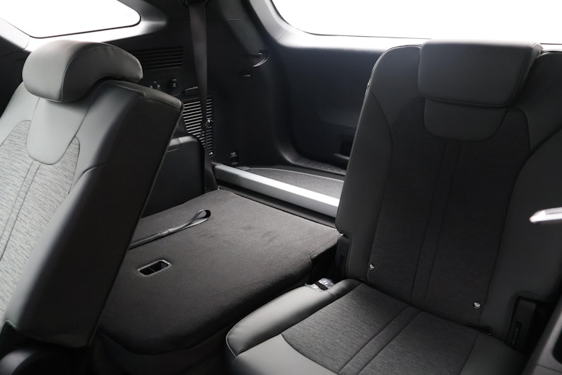 Vehicle image KIA SORENTO