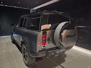 Land Rover Defender 110 3.0 D I6 250 X-Dynamic SE