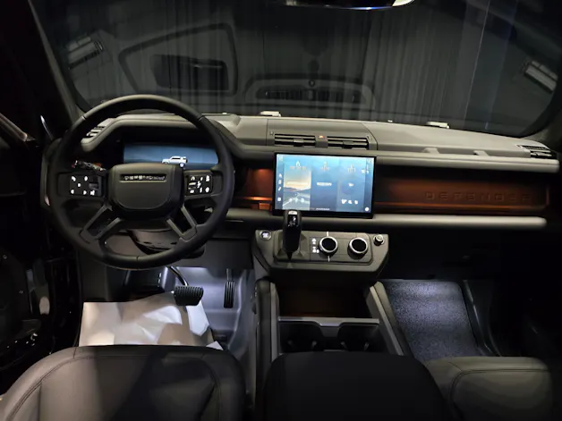 Land Rover Defender 110 3.0 D I6 250 X-Dynamic SE