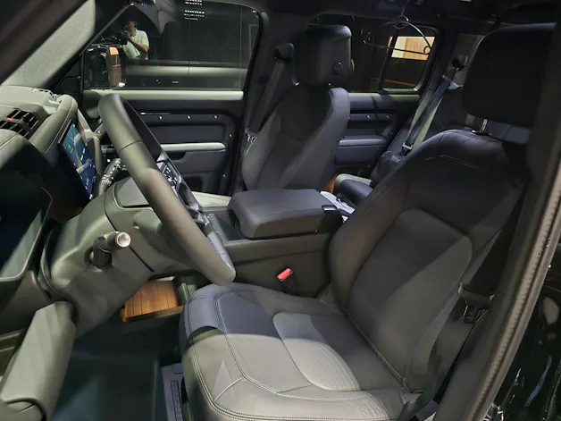 Land Rover Defender 110 3.0 D I6 250 X-Dynamic SE