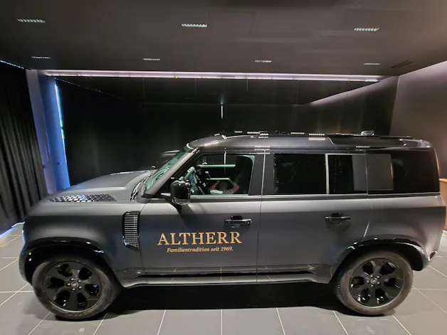 Land Rover Defender 110 3.0 D I6 250 X-Dynamic SE