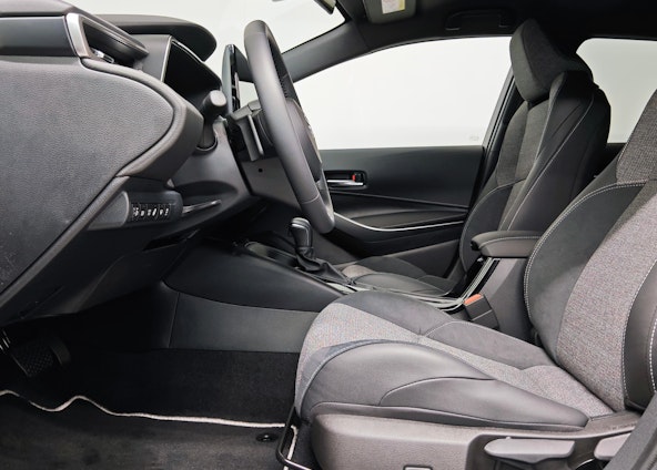 Vehicle image 4 Vehicle image 4