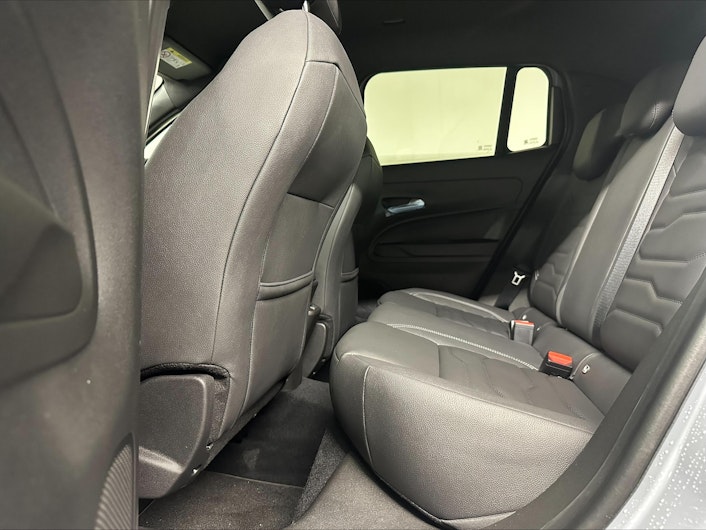 Vehicle image JEEP AVENGER