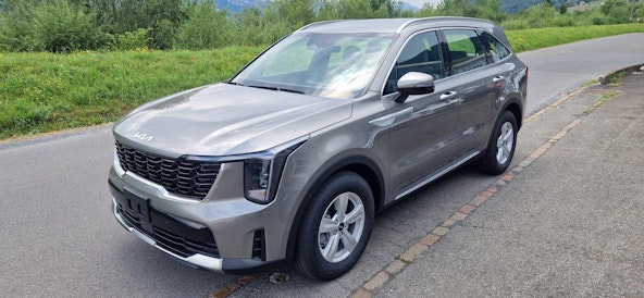 First vehicle image