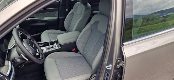 Vehicle image 10 Vehicle image 10