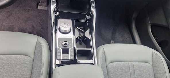 Vehicle image 14 Vehicle image 14