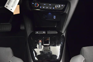 Fahrzeugbild OPEL Corsa 1.2 T Hybrid Sporthilfe