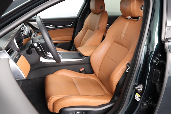 JAGUAR XF Sportbrake 2.0 I4 300 Sport AWD 2