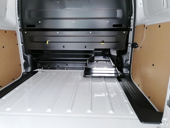 Vehicle image 9 Vehicle image 9