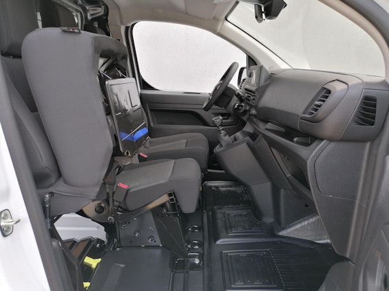 Vehicle image 8 Vehicle image 8