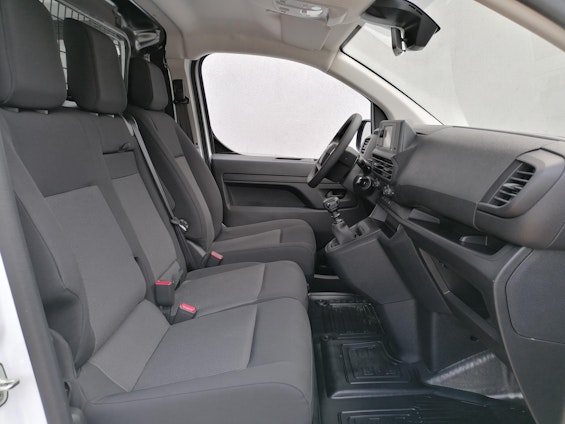 Vehicle image 6 Vehicle image 6