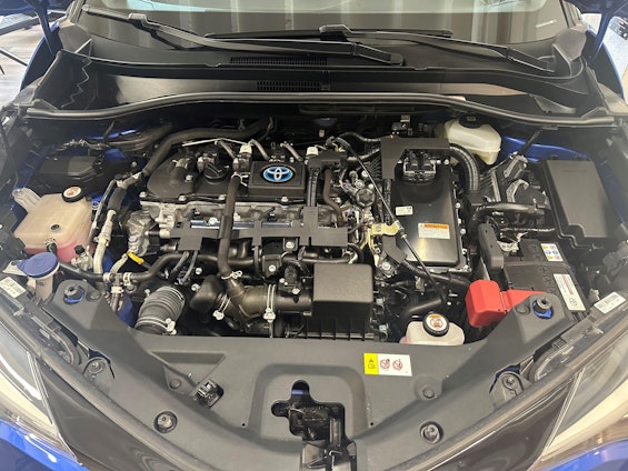 Vehicle image 14