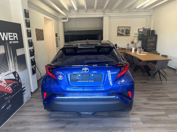 Vehicle image 6