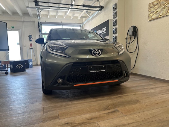 Vehicle image 1