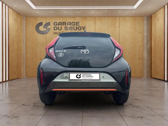 Vehicle image 3 Vehicle image 3