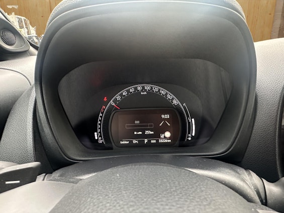 Vehicle image 9 Vehicle image 9