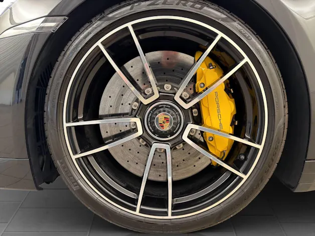 PORSCHE 911 Turbo S