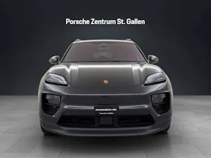 PORSCHE Macan 4