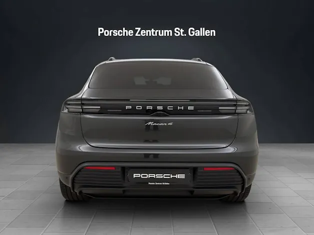 PORSCHE Macan 4