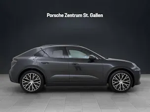 PORSCHE Macan 4
