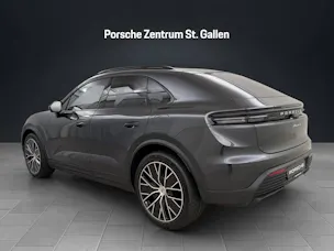PORSCHE Macan 4