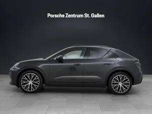 PORSCHE Macan 4
