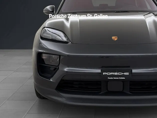 PORSCHE Macan 4