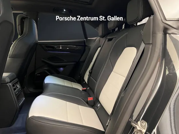 Porsche Macan 4
