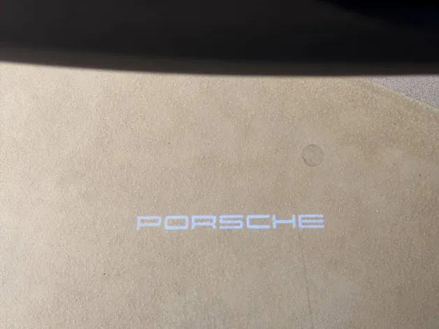 PORSCHE Macan 4