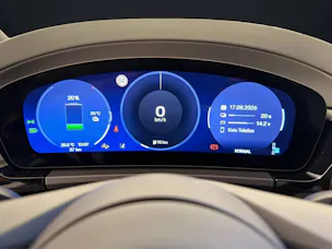 PORSCHE Macan 4
