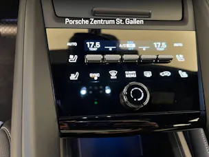 Porsche Macan 4