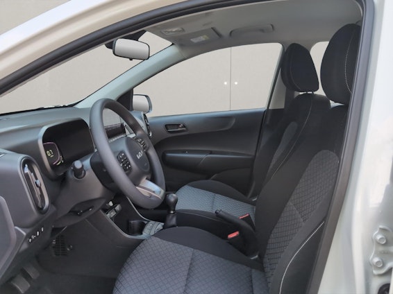 Vehicle image 8 Vehicle image 8