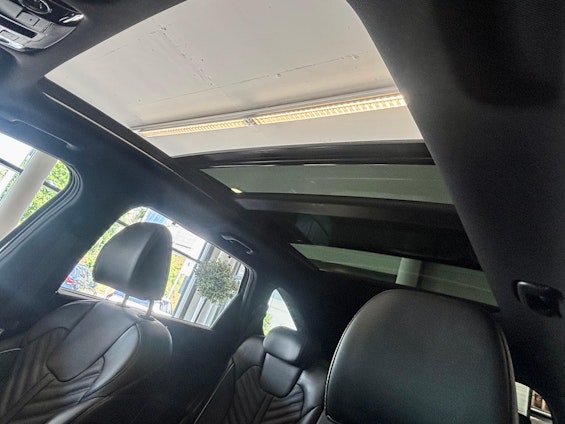 Vehicle image 14 Vehicle image 14