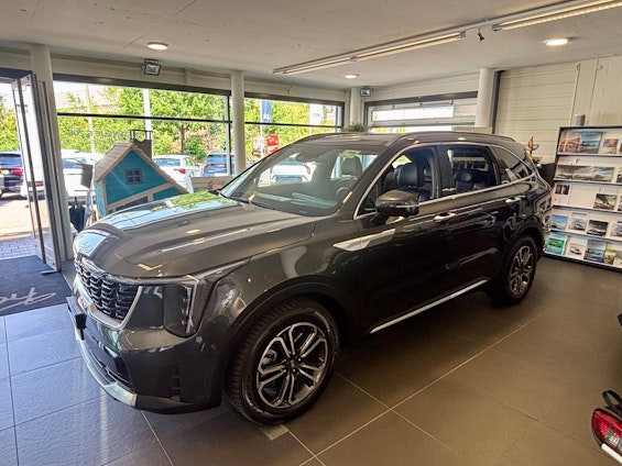 Vehicle image 3 Vehicle image 3